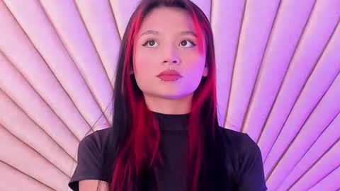 Snapshot of emmaduff_ chatting on 09-29-25, 11:59 online show from 09-29-25, 11:59