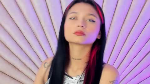 Snapshot of emmaduff_ chatting on 10-01-25, 12:11 online show from 10-01-25, 12:11