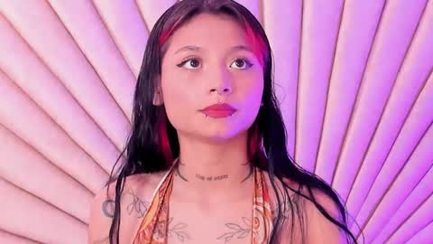 Snapshot of emmaduff_ chatting on 10-03-25, 11:40 online show from 10-03-25, 11:40