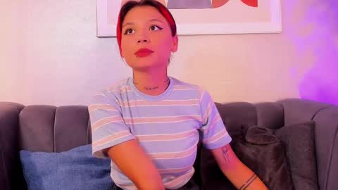 Snapshot of emmaduff_ chatting on 10-08-25, 11:52 online show from 10-08-25, 11:52