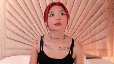 Snapshot of emmaduff_ chatting on 10-25-25, 11:40 online show from 10-25-25, 11:40