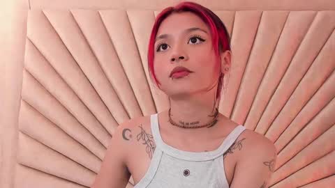 Snapshot of emmaduff_ chatting on 10-27-25, 11:58 online show from 10-27-25, 11:58