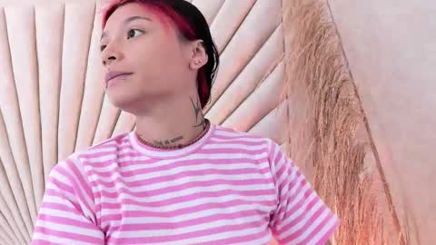 Snapshot of emmaduff_ chatting on 10-29-25, 12:29 online show from 10-29-25, 12:29