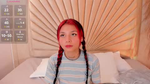 Snapshot of emmaduff_ chatting on 11-10-25, 01:21 online show from 11-10-25, 01:21