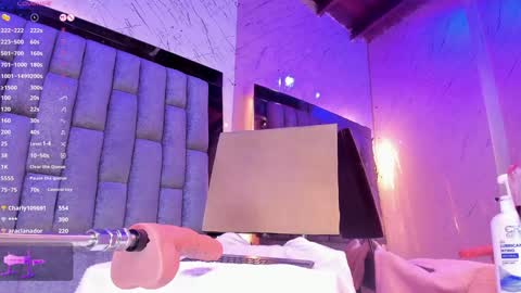 Emma Duque online show from 12-25-24, 09:56