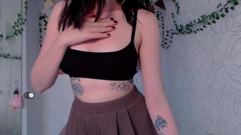 Snapshot of emmae__ chatting on 10-10-25, 09:41 Emma online show from 10-10-25, 09:41