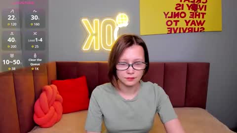 Emma 3 online show from 03-19-26, 01:42