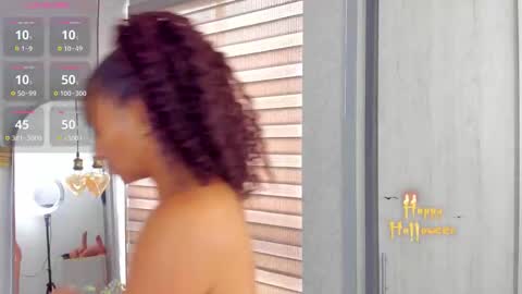 Snapshot of emmaferrary chatting on 10-23-25, 04:39 Emma Ferrary online show from 10-23-25, 04:39