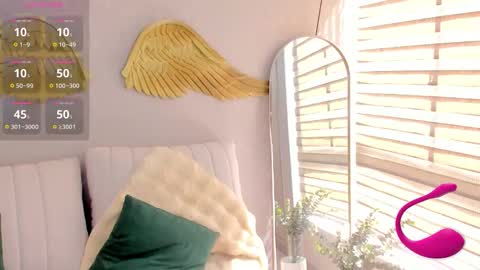 Snapshot of emmaferrary chatting on 11-18-25, 06:34 Emma Ferrary online show from 11-18-25, 06:34