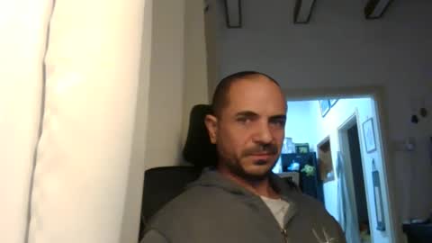 Ariel online show from 12-27-24, 04:32