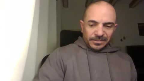 Ariel online show from 01-30-25, 04:16