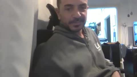 Snapshot of emmagold123 chatting on 01-16-26, 06:56 Ariel online show from 01-16-26, 06:56