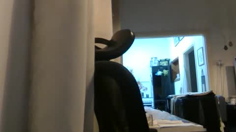 Snapshot of emmagold123 chatting on 01-17-26, 08:12 Ariel online show from 01-17-26, 08:12