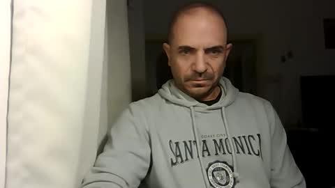 Snapshot of emmagold123 chatting on 02-11-26, 03:55 Ariel online show from 02-11-26, 03:55