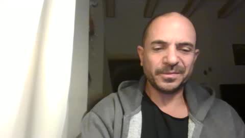 Snapshot of emmagold123 chatting on 02-14-26, 09:33 Ariel online show from 02-14-26, 09:33