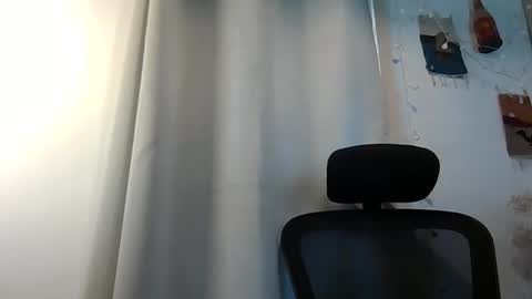 Snapshot of emmagold123 chatting on 03-11-26, 10:43 Ariel online show from 03-11-26, 10:43