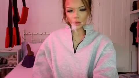 Snapshot of emmagray01 chatting on 01-12-25, 09:29 emmagray01 online show from 01-12-25, 09:29