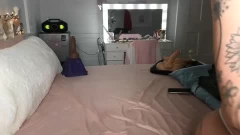 Snapshot of emmagray01 chatting on 02-02-25, 11:30 emmagray01 online show from 02-02-25, 11:30