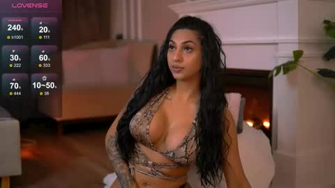 Snapshot of emmahale chatting on 10-20-25, 05:08 emmahale online show from 10-20-25, 05:08