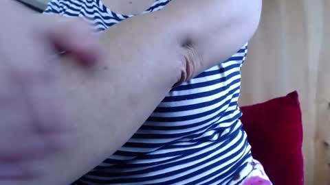 Snapshot of emmahenderson chatting on 02-28-25, 04:31 Andrea online show from 02-28-25, 04:31