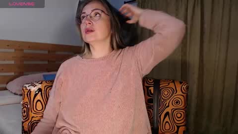 Snapshot of emmahenderson chatting on 09-19-25, 10:05 Andrea online show from 09-19-25, 10:05