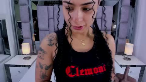 EMMA HILL online show from 04-24-26, 11:12