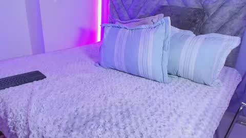  Emma  online show from 09-27-25, 03:55