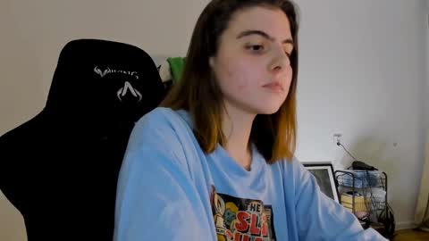 Snapshot of emmamon chatting on 12-06-24, 06:28 Emma online show from 12-06-24, 06:28