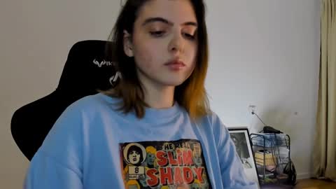 Snapshot of emmamon chatting on 12-08-24, 06:28 Emma online show from 12-08-24, 06:28