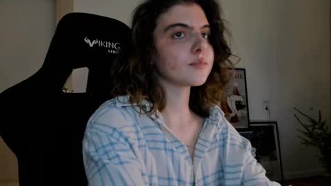 Snapshot of emmamon chatting on 12-25-24, 02:02 Emma online show from 12-25-24, 02:02