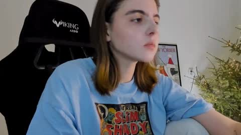 Snapshot of emmamon chatting on 01-06-25, 08:07 Emma online show from 01-06-25, 08:07