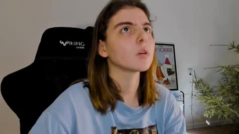 Snapshot of emmamon chatting on 01-14-25, 07:53 Emma online show from 01-14-25, 07:53