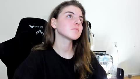 Snapshot of emmamon chatting on 09-14-25, 08:08 Emma online show from 09-14-25, 08:08