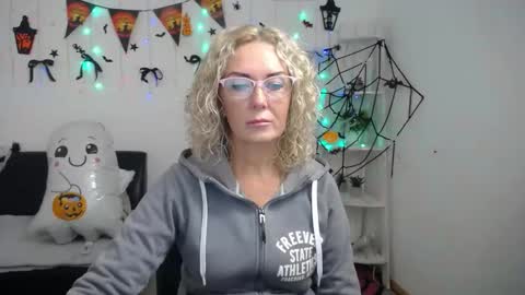 Emma online show from 10-19-25, 05:08