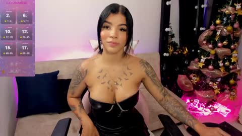 Snapshot of emmarusselx chatting on 12-13-24, 05:10 Emma Russell online show from 12-13-24, 05:10