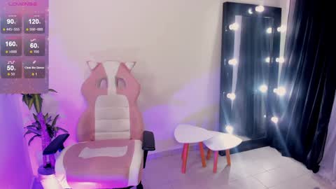 Snapshot of emmarusselx chatting on 01-09-25, 08:33 Emma Russell online show from 01-09-25, 08:33