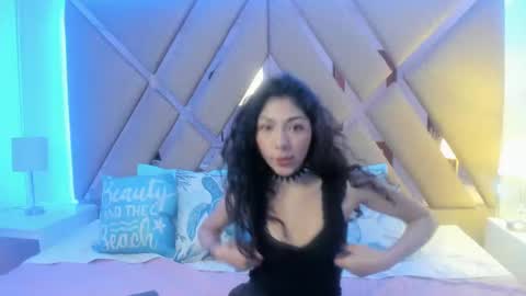 Emma online show from 09-23-25, 01:58