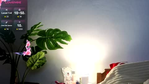 Snapshot of emmavayne chatting on 05-11-26, 08:50 Emma online show from 05-11-26, 08:50