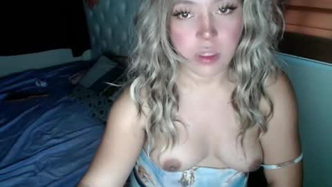 Snapshot of emmawatsoons chatting on 10-24-25, 03:36 YourDreamGirl Emma  online show from 10-24-25, 03:36