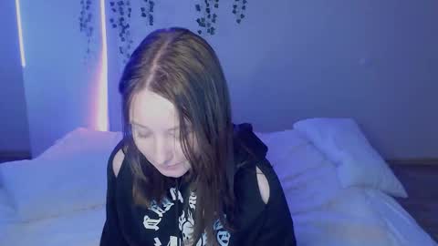 Snapshot of emmawise221 chatting on 09-13-25, 12:16 Emma online show from 09-13-25, 12:16