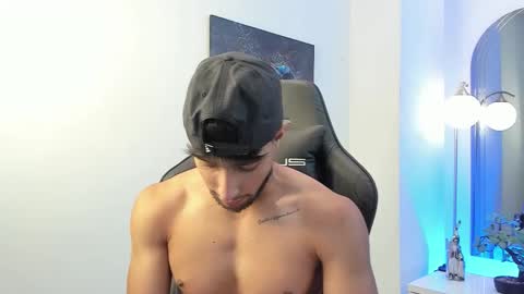 Emmet online show from 10-04-25, 02:59