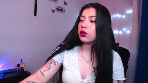 Snapshot of emmi_0 chatting on 09-16-25, 06:42 Emily  Independent model online show from 09-16-25, 06:42