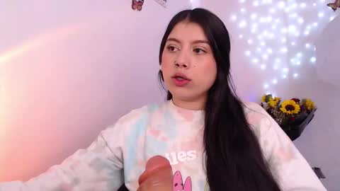 Snapshot of emmi_0 chatting on 09-28-25, 04:45 Emily  Independent model online show from 09-28-25, 04:45