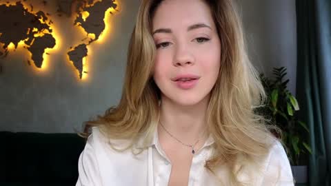 Miss Emmi online show from 03-22-26, 08:51