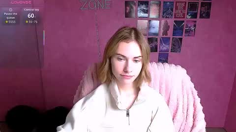 Emmi online show from 12-18-25, 06:08