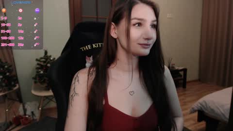 Snapshot of emmiclo chatting on 12-10-24, 08:27 Emily online show from 12-10-24, 08:27