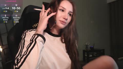 Snapshot of emmiclo chatting on 01-28-25, 02:32 Emily online show from 01-28-25, 02:32