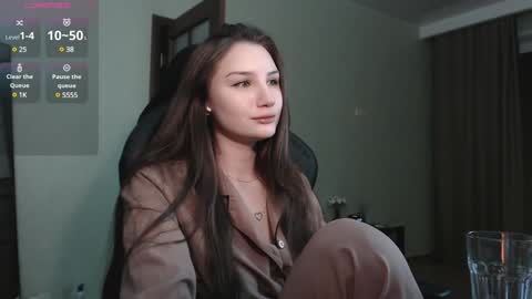 Snapshot of emmiclo chatting on 02-04-25, 08:38 Emily online show from 02-04-25, 08:38