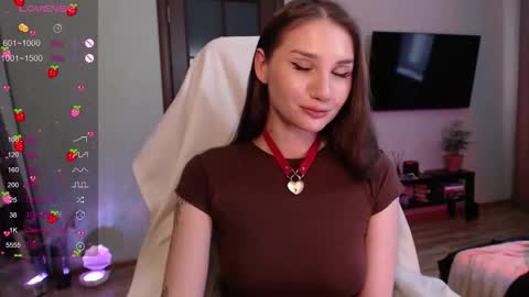 Snapshot of emmiclo chatting on 11-05-25, 09:09 Emily online show from 11-05-25, 09:09