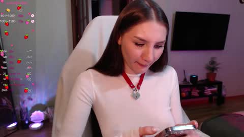 Snapshot of emmiclo chatting on 11-14-25, 05:22 Emily online show from 11-14-25, 05:22